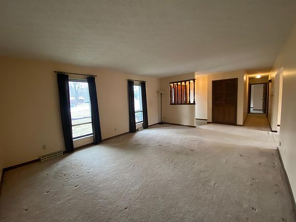 4th image of 23130 Brightwood Dr