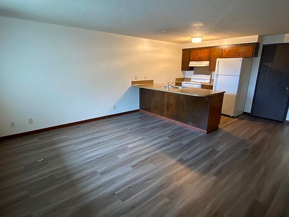 2nd image of 1024 Prospect Ave NE #9