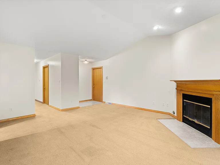 2427 Reynolds Manor Dr #0 — Photo 6