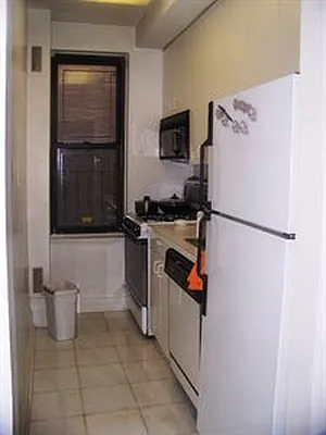 Rented by Douglas Elliman | media 14