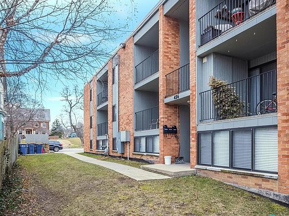 2nd image of 456 E Fulton St #4