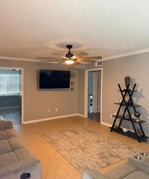 924 Reverend Abraham Woods Jr Blvd #4-JR — Photo 1
