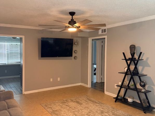 924 Reverend Abraham Woods Jr Blvd #4-JR