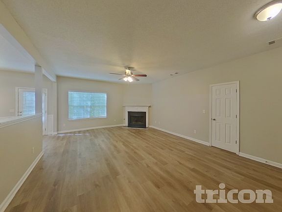 3rd image of 134 Southwind Ln