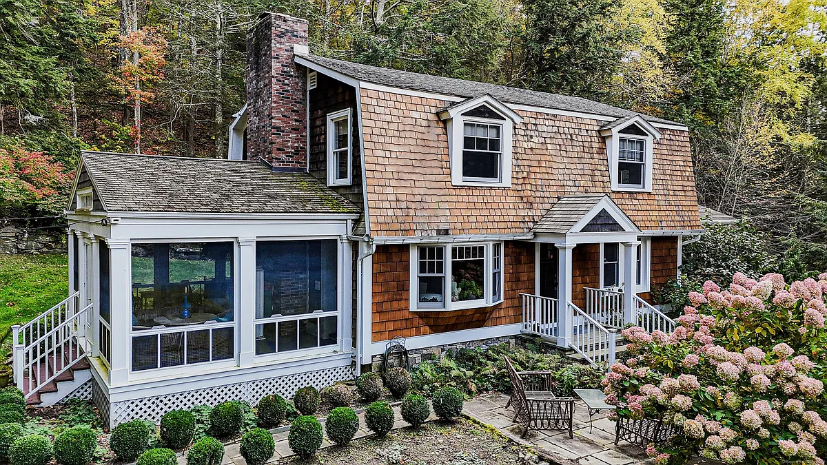 Building Photo - 102 Westwoods Rd #1