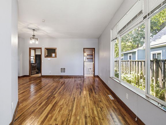 2nd image of 1472 Concordia Ave