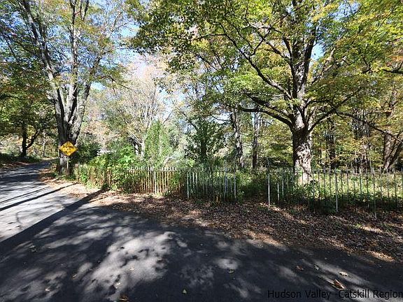 5th image of 10 Mill Ln