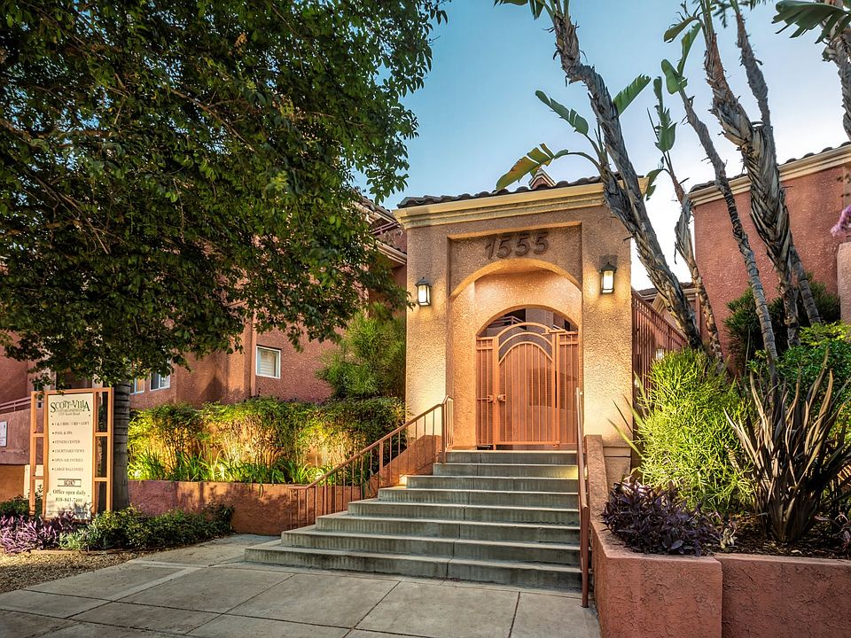 Scott Villa Entrance