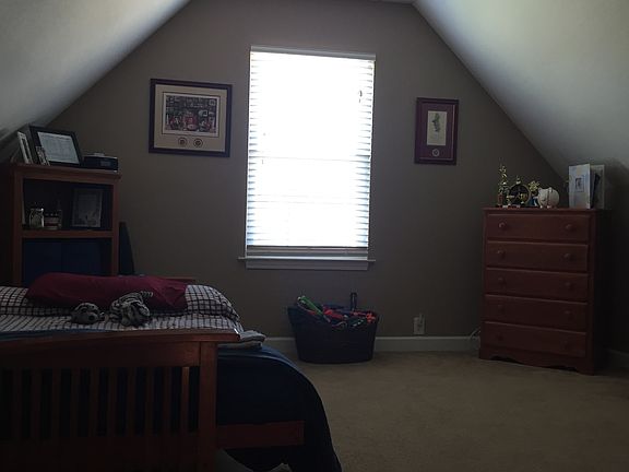 2nd image of 141 Huntington Dr