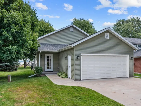 N8273 Cottage Dr, Fond Du Lac, WI 54937