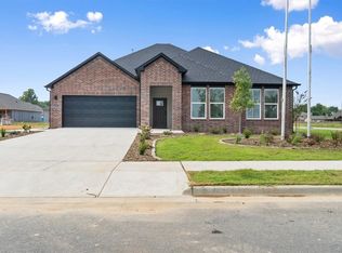 426 W Taverner Xing, Farmington, AR 72730