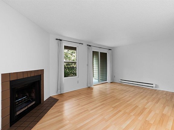 3rd image of 19853 25th Ave NE APT 214