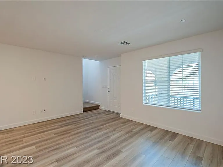 689 Omaggio Pl — Photo 5