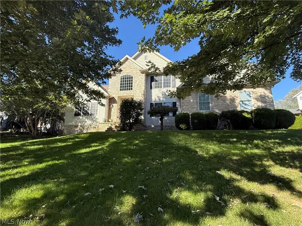 8493 Deacon Ave NW, North Canton, OH 44720