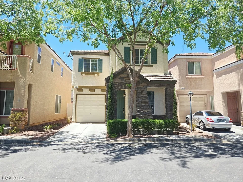 8295 Golden Flowers St
