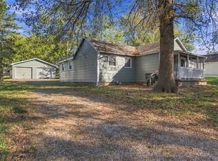 1128 Pottawatomie St, Leavenworth, KS 66048