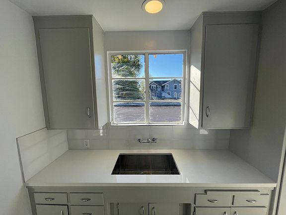 4th image of 1375 N Los Robles Ave APT F