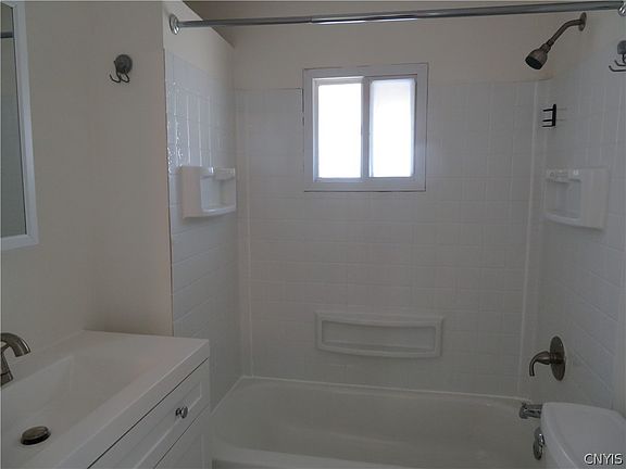 5th image of 111 Whitesboro St