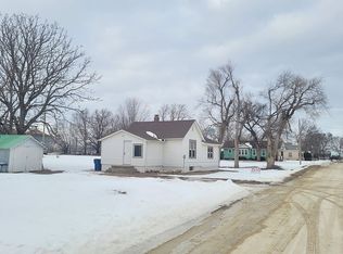 132 S Grand St, Mentor, KS 67416