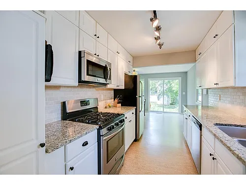 1424 Maryland Ave S Photo 1