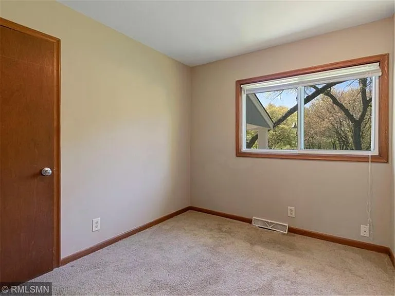 16020 Temple Dr — Photo 7