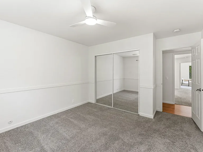 3072 Latham Ln — Photo 33