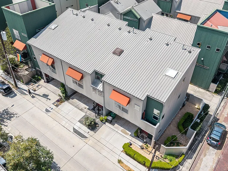 1304 Arthur St — Photo 2