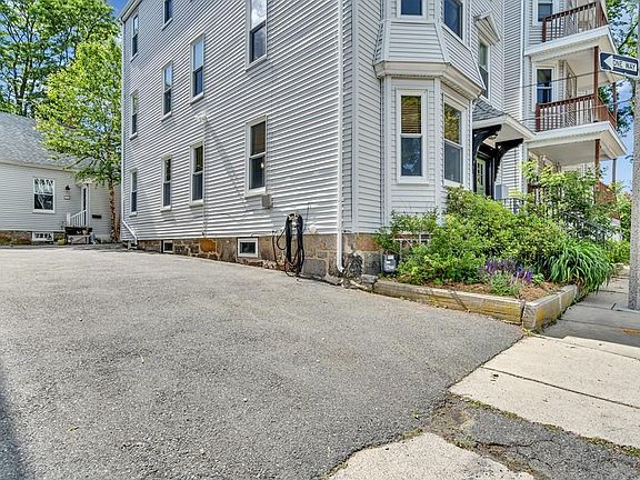 4th image of 15 Ballard St #1