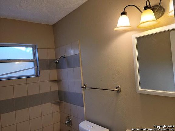 5th image of 12222 Lucky Oaks St