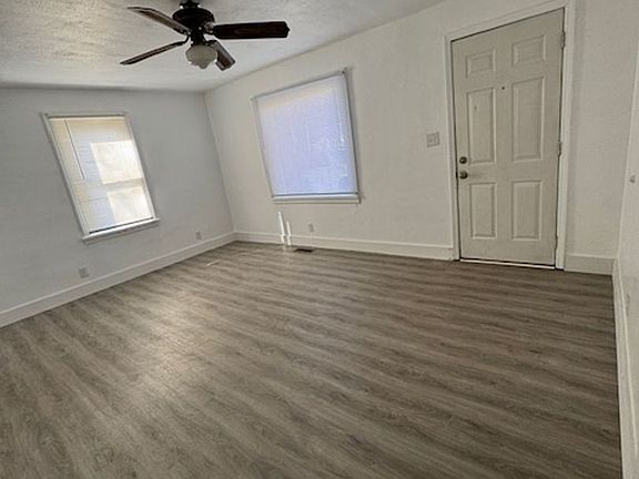 5th image of 1900 N Janney Ave