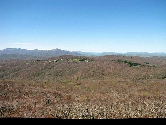 3rd image of 631 Craggy Pt #19B