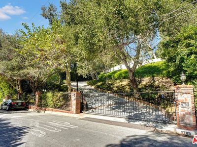 9789 Oak Pass Rd, Beverly Hills, CA, 90210