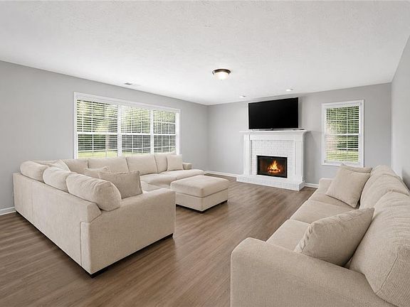 5th image of 322 Lochmill Ct