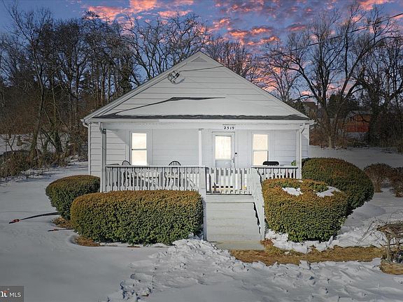 3rd image of 2519 Hockman Ave