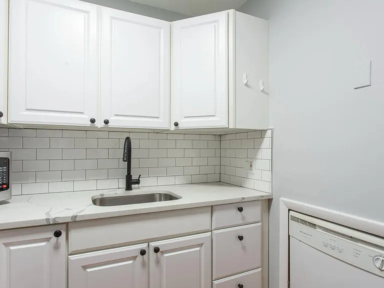 2015 Walnut St #409 — Photo 4