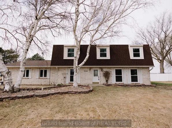 3124 Goldenrod Dr, Grand Island, NE 68801