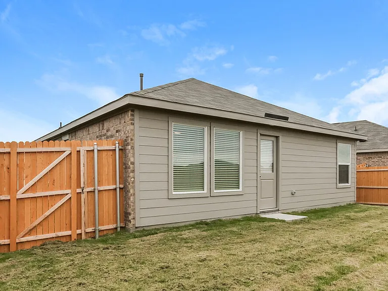 1727 Crossbill St — Photo 15