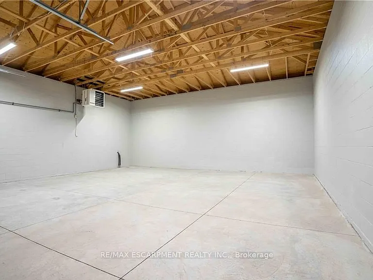 355 Jones Rd — Photo 20