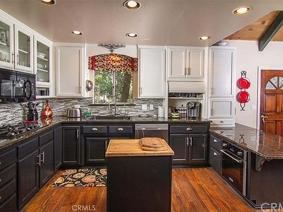 3rd image of 1055 Meadowbrook Rd