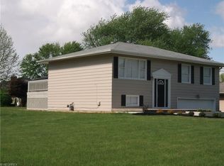 4626 Warwick Dr S, Canfield, OH