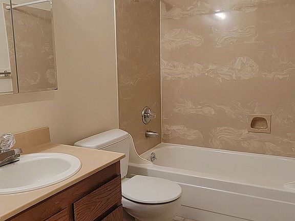 5th image of 14520 NE 44th St APT K6