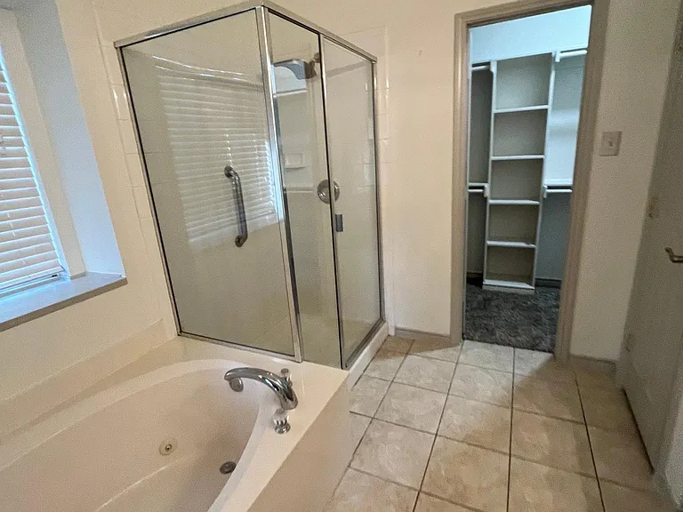 1200 Oakley Dr — Photo 9