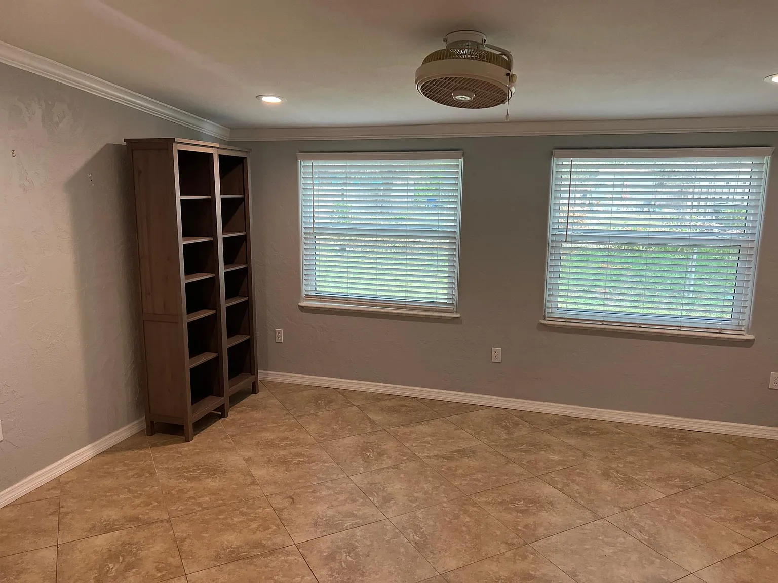 3 bed, 1052 sqft, $2,225 — Photo 3