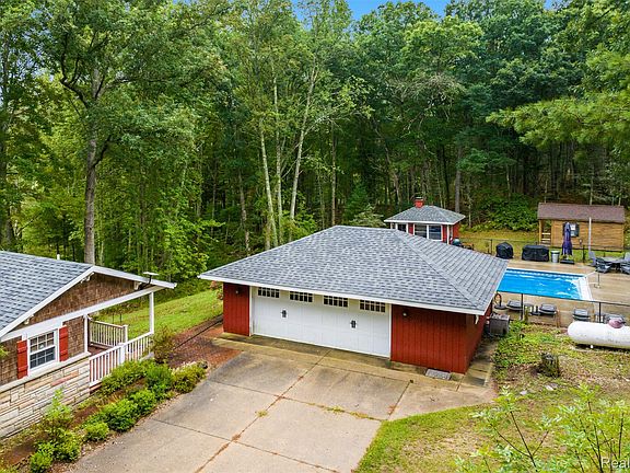 3rd image of 2263 Spartan Ln