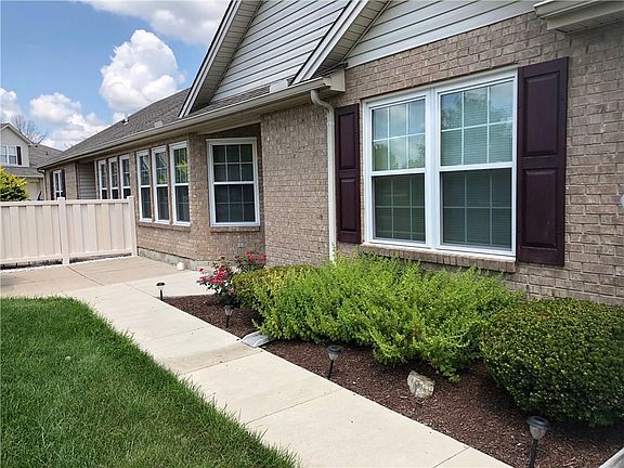 2nd image of 4073 Twin Lakes Cir