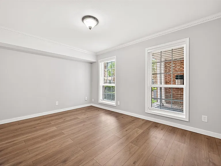 359 N Post Oak Ln #127 — Photo 27