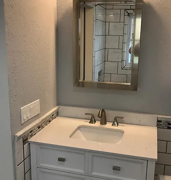 121 W Linn St — Photo 11