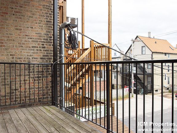 2nd image of 3346 N Sheffield Ave #2