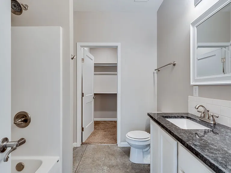 264 N Florence St — Photo 10