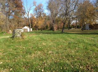 9109 Maple Rd, Louisville, KY 40229